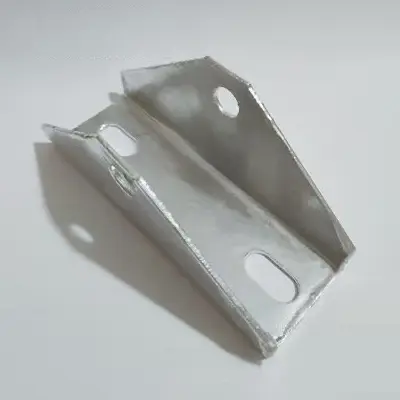 Conector de suporte triangular